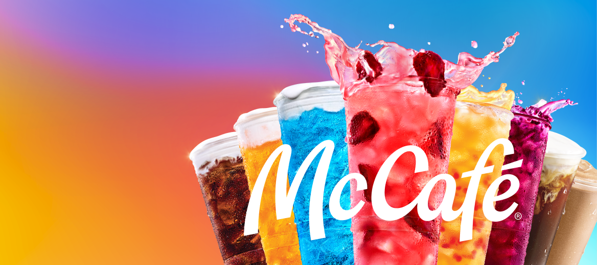 La nouvelle offre de boissons froides qui comprend les Sodas signature, les boissons Splash fraîcheur, le Café nuage glacé et un café frappé.