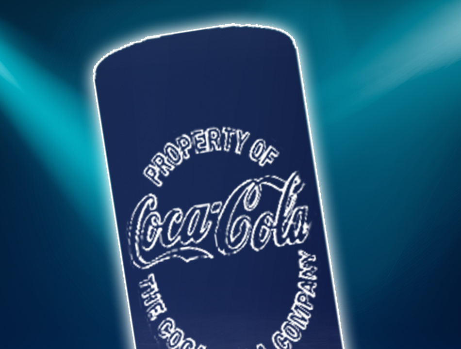 Wir sehen die Silhouette eines Coca-Cola® Glases.