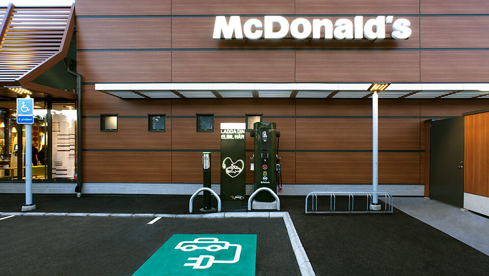 Ladda din elbil på McDonald’s